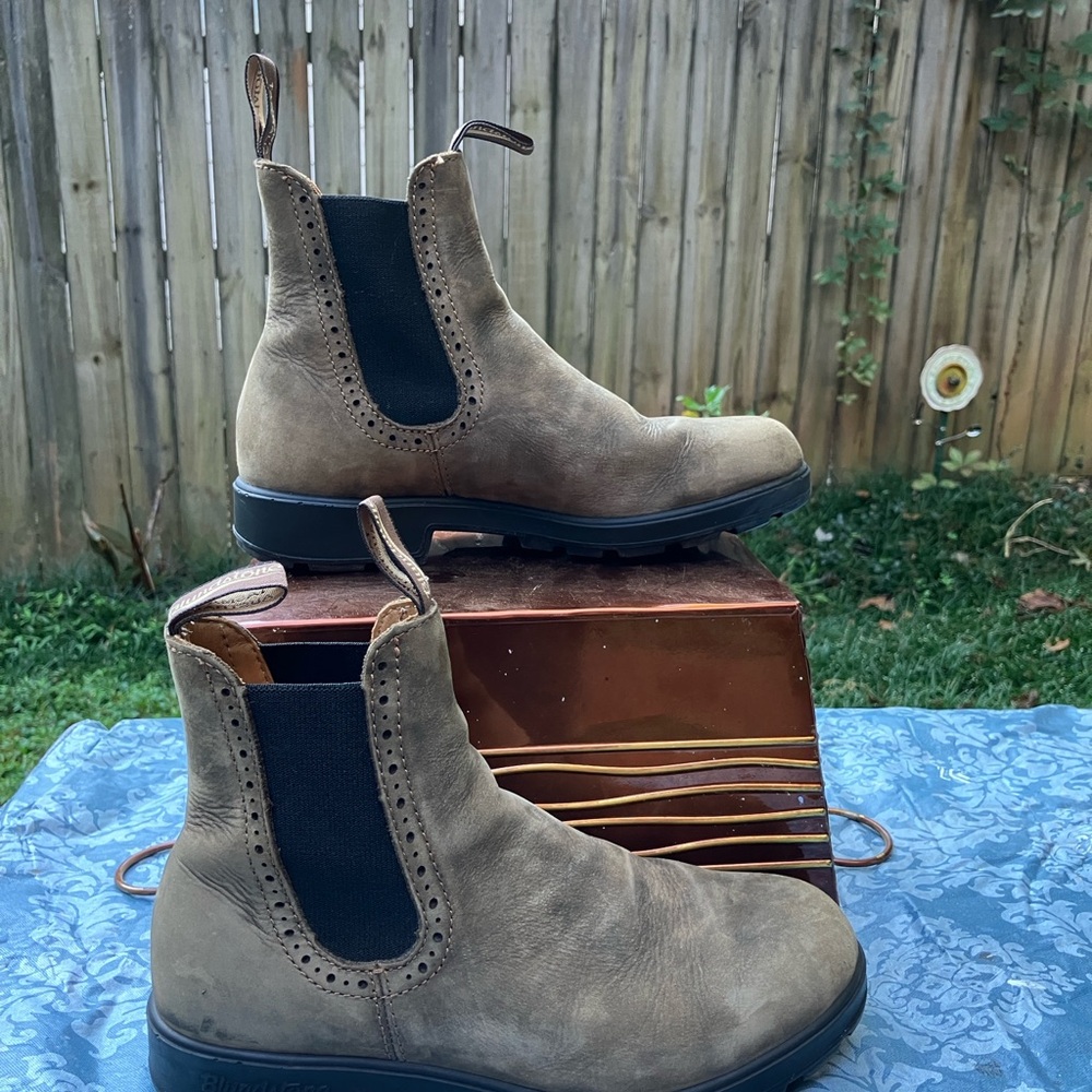 Blundstone boots rustic brown size 8 1351